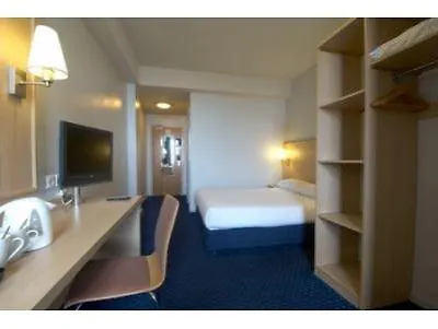 Travelodge Aberdeen Central Hotel